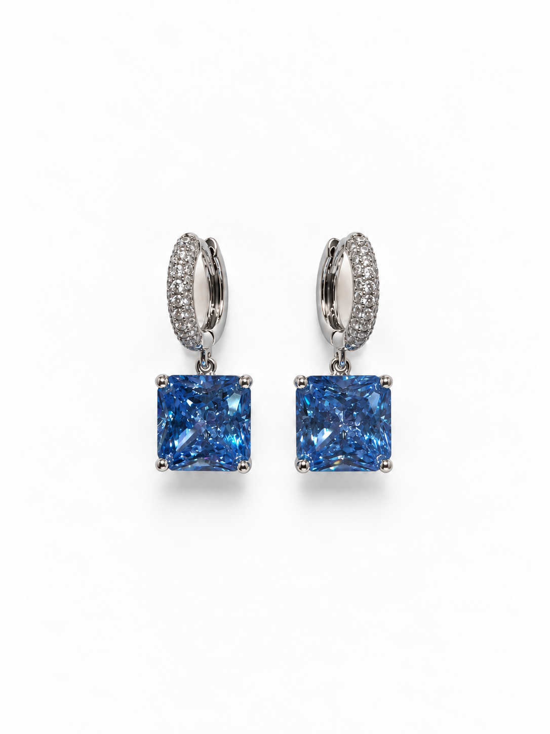 Серьги Prism of Elegance с камнями в голубом цвете инкрустированные белыми фианитами