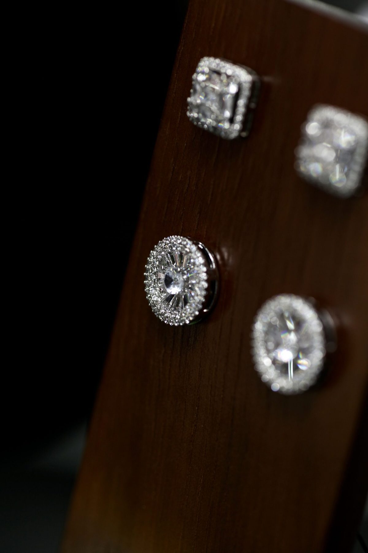 Серьги Crystal круглые с россыпью разного размера